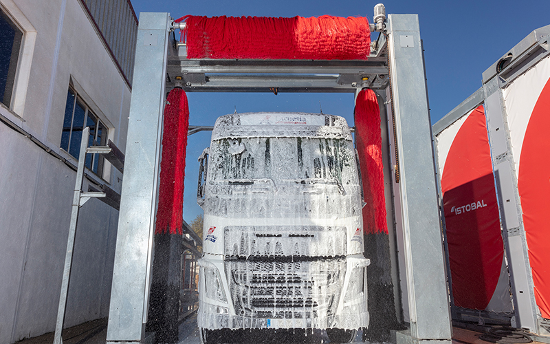 Spălătorie automată camioane